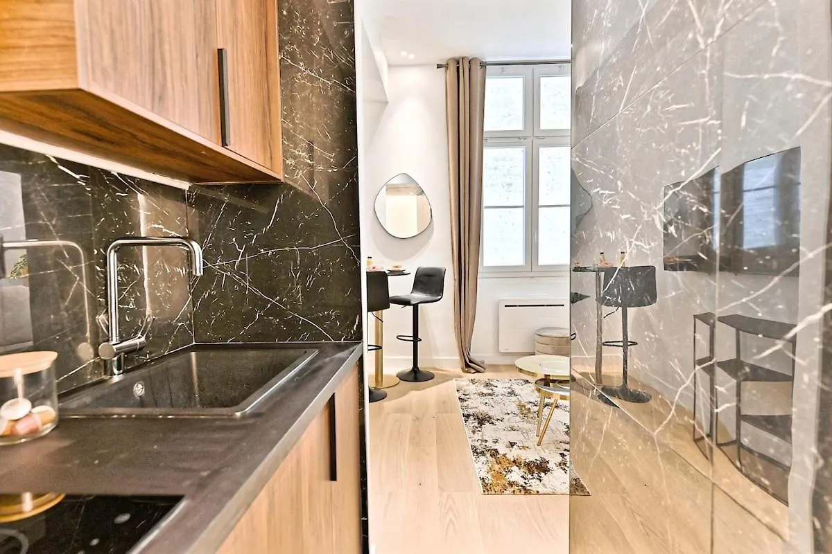 Studio Chic In Paris- III