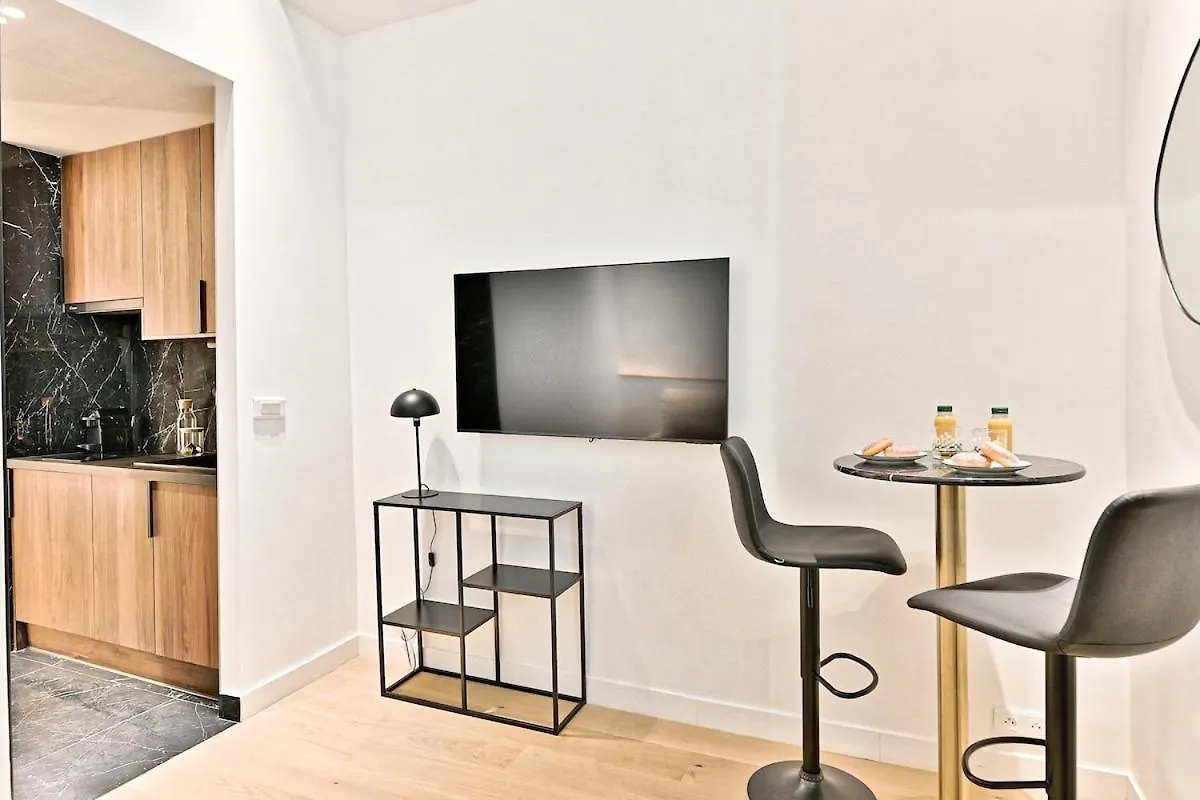 Studio Chic In Paris- III France